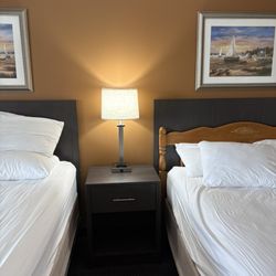 Bayshore Resort - Weird mismatching bed head boards?