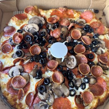 Round Table Pizza - Double Pep, garlic sauce, extra cheese, mushrooms & olives - Pizza Near Me - Huntington Beach, California Round Table Pizza - Double Pep, garlic sauce, extra cheese, mushrooms & olives - Pizza Near Me - Huntington Beach, California