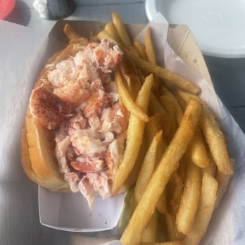 Bob's Clam Hut - Lobster roll with fries - Seafood Near Me - Kittery, Maine