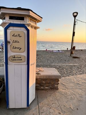 Lost Pier Cafe by null