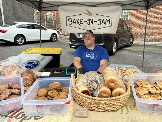 Castleberry Market by null
