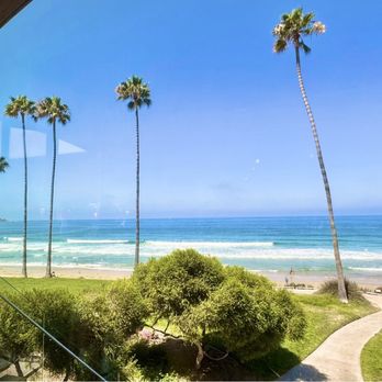 Caroline's Seaside Cafe by Giuseppe - Dining with a Beautiful view - Cafes Near Me - La Jolla, California