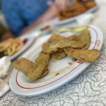 Sunliner Diner - Fried Pickles - Diners Near Me - Pigeon Forge, Tennessee Sunliner Diner - Fried Pickles - Diners Near Me - Pigeon Forge, Tennessee