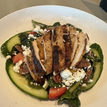 Marina Grill - Summer spinach salad with grilled chicken - American Near Me - Wilmington, North Carolina