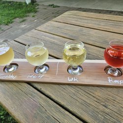 Maiden Rock Winery & Cidery - Cider and wine flight