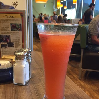 Snooze, an A.M. Eatery - Sparkling Strawberry Mimosa - lovely - Breakfast & Brunch Near Me - Addison, Texas