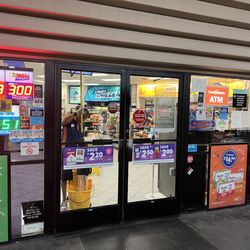 ampm - Never seen this store closed till today what the hell