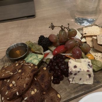 Smith Restaurant - Cheese Board - Canadian (New) Near Me - Winnipeg, Manitoba