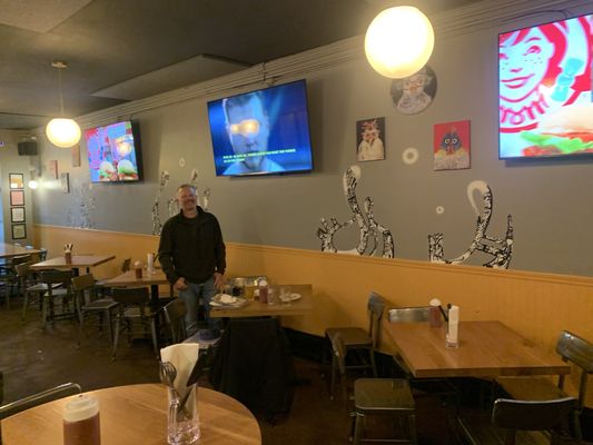 Foghorn Taproom by null