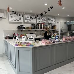 Migoto Boba - Beautiful carpentry, colors and flooring- just a little to formal for boba tea....