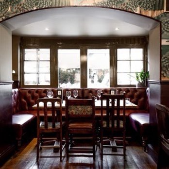 The Roebuck - Cosy restaurant - Pubs Near Me - London, XGL