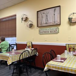 The Toast Cafe - Inside