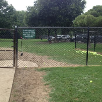 White Rock Lake Dog Park - Dog Parks Near Me - Dallas, Texas