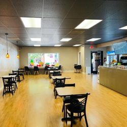 Fresh Choice Bistro - Fresh Choice Bistro- Clean and Spacious Waiting For You.