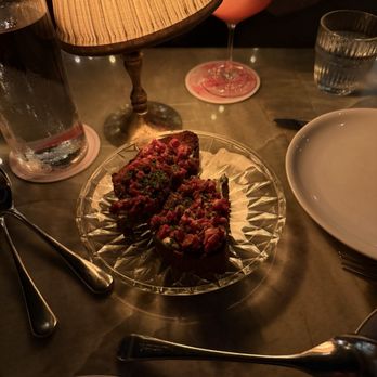 Sunny's Steakhouse - Steak tartar - Cocktail Bars Near Me - Miami, Florida