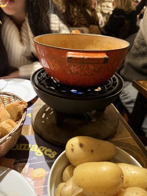 Pain Vin Fromages by null