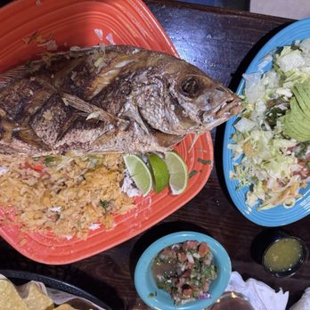 La Nopalera - Whole fried Snapper with salad. - Mexican Near Me - Richmond Hill, Georgia