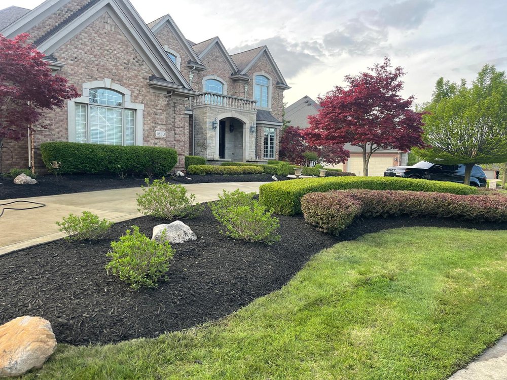 Giovanis Landscaping & Tree Service - tree service in Detroit, MI