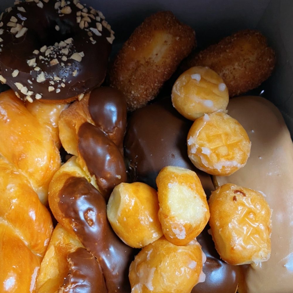 Fresh Donuts - Dozen mixed doughnuts - Donuts Near Me - Granada Hills, California Fresh Donuts - Dozen mixed doughnuts - Donuts Near Me - Granada Hills, California