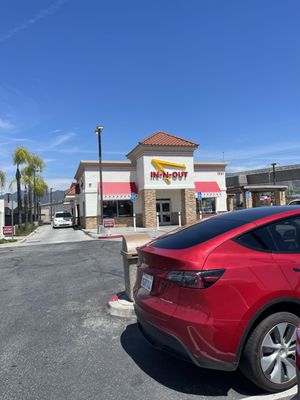 In-N-Out Burger by null