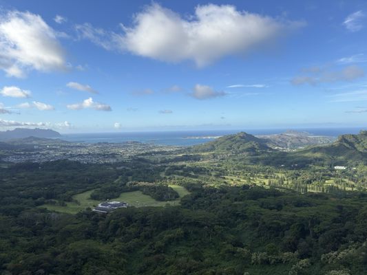 Nuʻuanu Pali Lookout by null