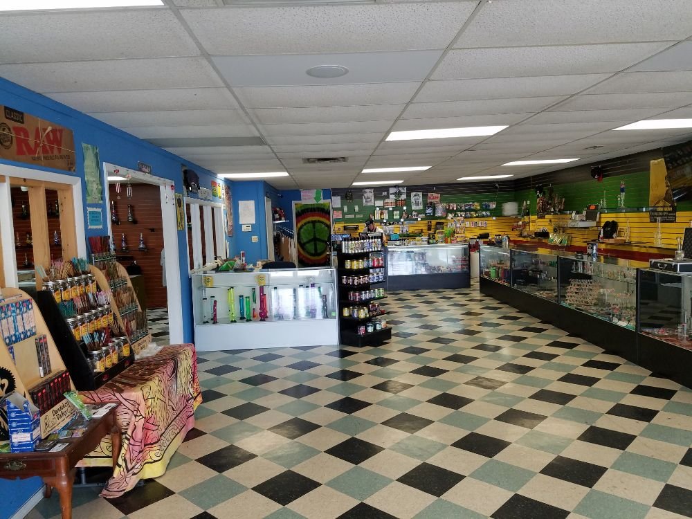 ANDYS SMOKE SHOP CLOSED Updated May 2024 2332 N College Ave