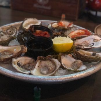 Beacon 70 Restaurant - Amazing oysters - New American Near Me - Brick, New Jersey