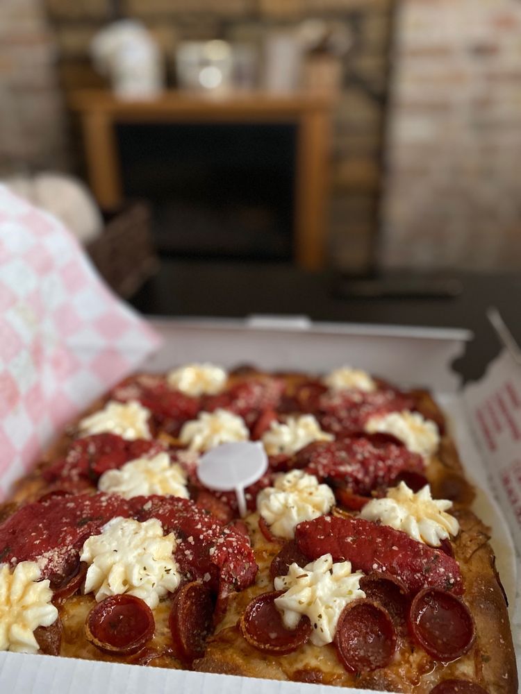 PROFESSOR PIZZA Updated October 2024 80 Photos & 72 Reviews 406 N. Sangamon, Chicago