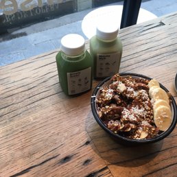 Matcha mylk, simply green and açaí bowl.