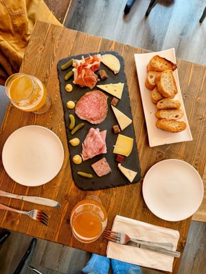 The Bier & Cheese Collective by null