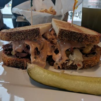 Chomp - Vegan reuben - American Near Me - Rochester, Michigan