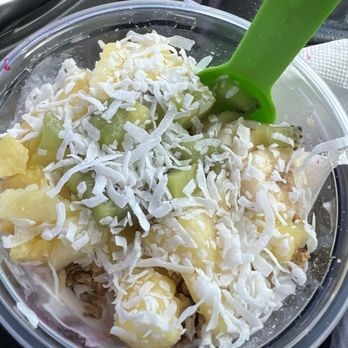 Everbowl - Tropical bowl, topping coconut, pineapples, kiwi and granola. - Acai Bowls Near Me - McKinney, Texas