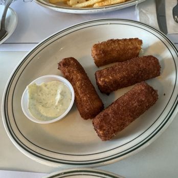 Versailles - Croquetas - Cuban Near Me - Miami, Florida
