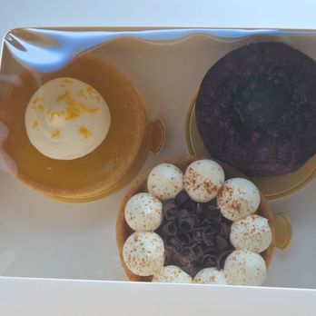 Sy's Sweet Dessert Bar - Brownie, lemon tart, and apple pie - Bakeries Near Me - Las Vegas, Nevada Sy's Sweet Dessert Bar - Brownie, lemon tart, and apple pie - Bakeries Near Me - Las Vegas, Nevada