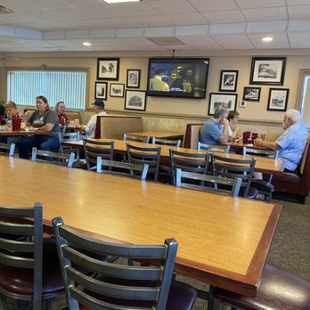 Biggy's Place - Inside restaurant - American Near Me - Fort Myers, Florida