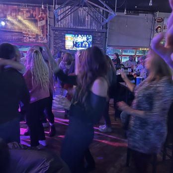Stella Luna and the Satellites - a group of people dancing - Music Venues Near Me - Indianapolis, Indiana Stella Luna and the Satellites - a group of people dancing - Music Venues Near Me - Indianapolis, Indiana