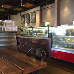 Charlie Lovett Peakhurst - Breakfasts, pizzas, sandwiches, cakes, ice cream.