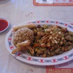 Rose Garden Chinese Restaurant - Kung pao chicken with wonton and egg roll lunch special.