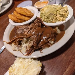 Pot roast with fried green tomatoes and broccoli casserole Pot roast with fried green tomatoes and broccoli casserole