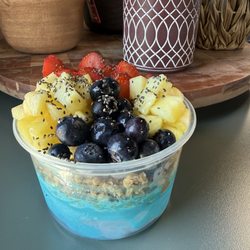 Blue Spirulina Açaí bowl