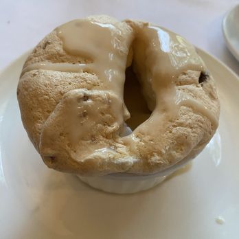 Commander's Palace - Bread pudding soufflé - Cajun/Creole Near Me - New Orleans, Louisiana Commander's Palace - Bread pudding soufflé - Cajun/Creole Near Me - New Orleans, Louisiana