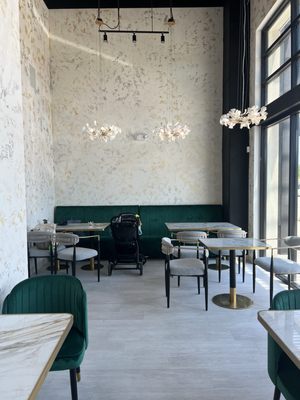 RT Bakery & Cafe by null