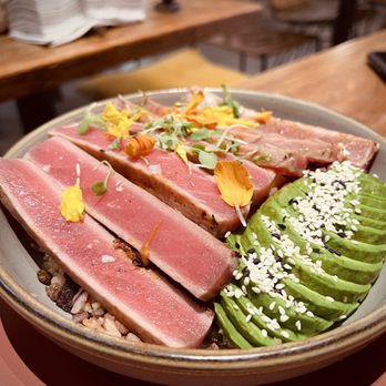 Ojo de Agua - Protein bowl with sired tuna Excellent!! - Mexican Near Me - Miami, Florida