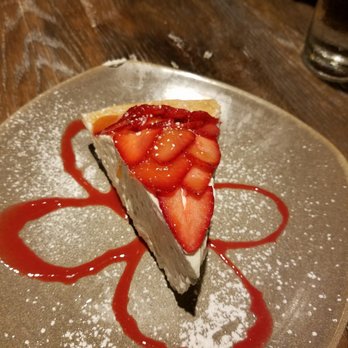 Moku Kitchen - Strawberry Pie - Cocktail Bars Near Me - Honolulu, Hawaii