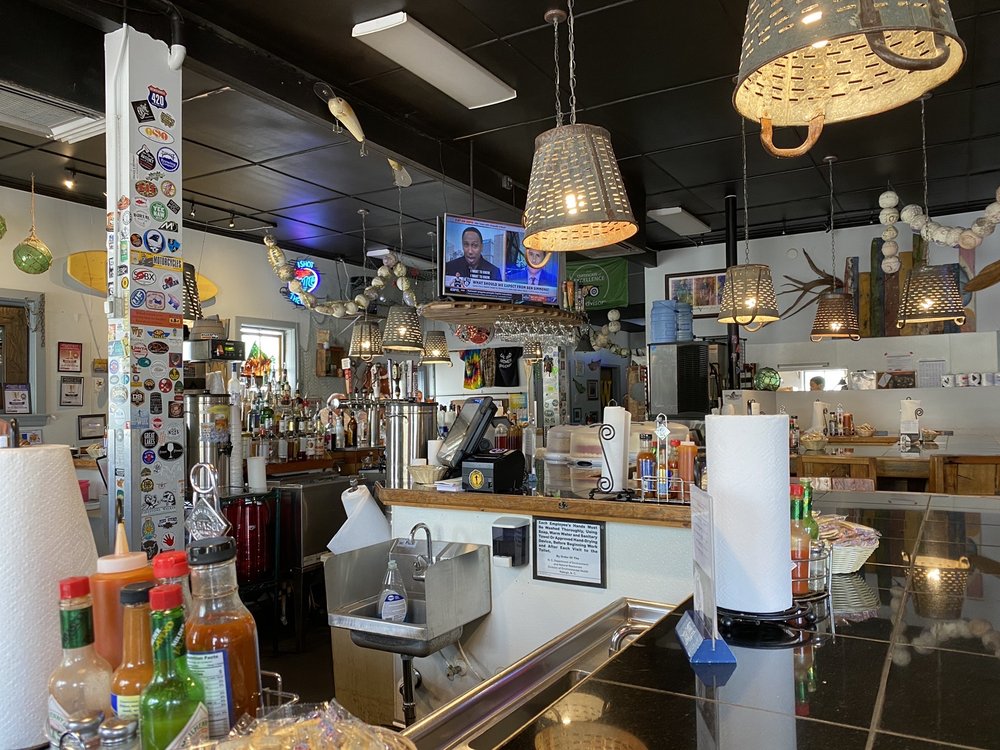 The Full Moon Oyster Bar - Jamestown