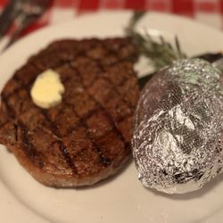 Texas Reds Steakhouse - 10 oz ribeye