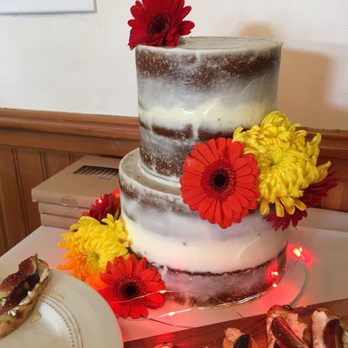 Sugarbee Custom Bake Shop - Naked cake with fresh flowers - Desserts Near Me - Redlands, California