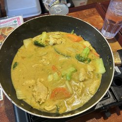 Yellow curry with chicken