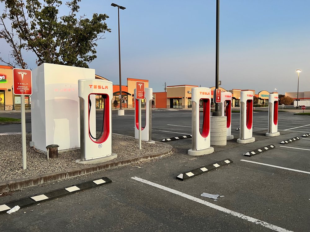 TESLA SUPERCHARGER Updated June 2024 203 E St W, Ontario, Oregon