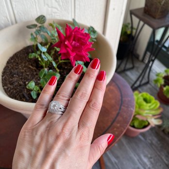 High 5 Nail - Nail Salons Near Me - Sausalito, California